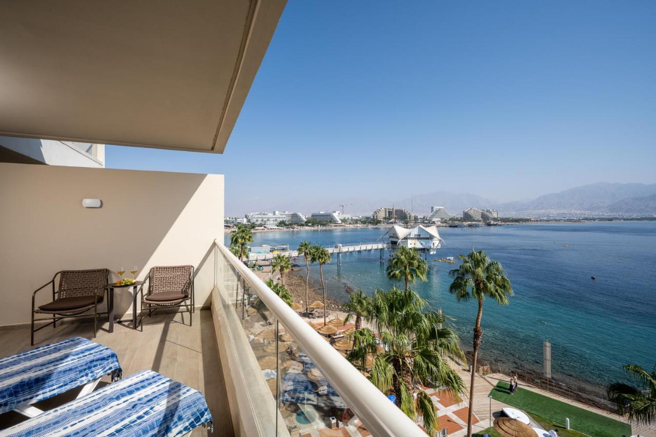 Aria Hotel Ейлат Екстериор снимка Balcony view of San Diego Bay